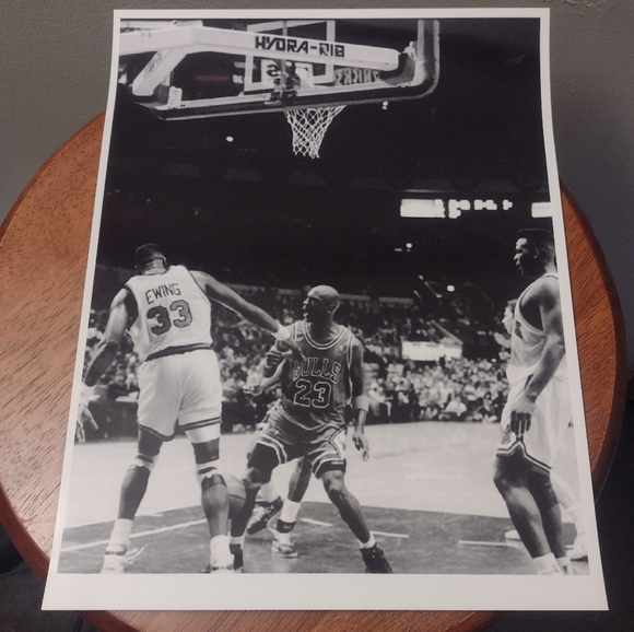 MICHAEL JORDAN DUNKS💥ON EWING  8.5x11 REPRINT 3 POSTER GLOSSY B/W BUNDLE SET!🔥 - Picture 13 of 16